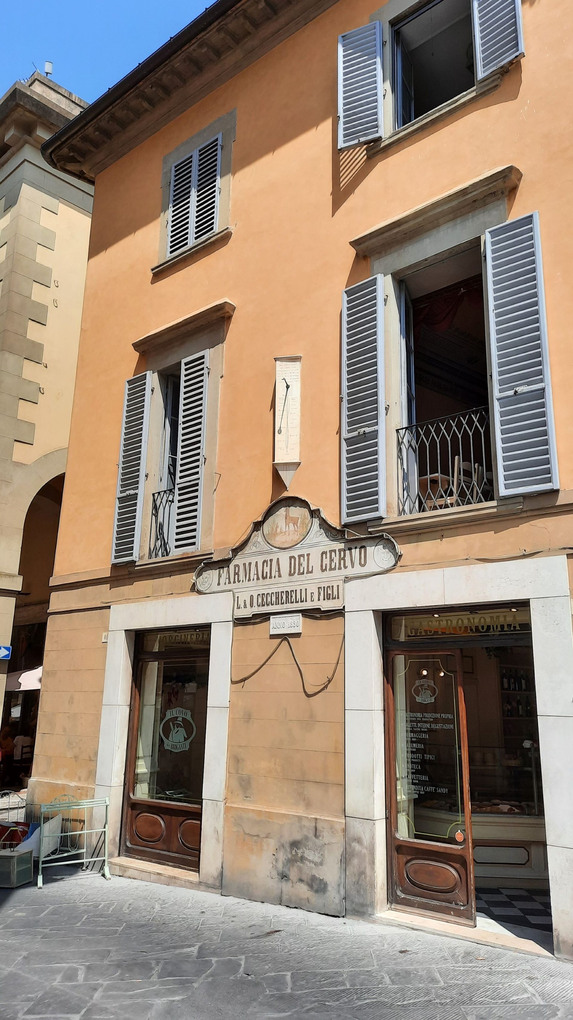 old Farmacia del Cervo, Arezzo - 02b.jpg